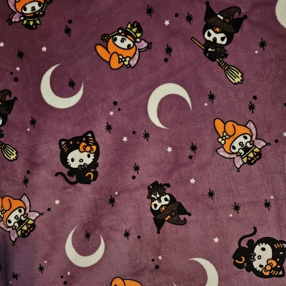 Hello kitty halloween pajamas set hello kitty pajamas velour velvet small med - Picture 5 of 6